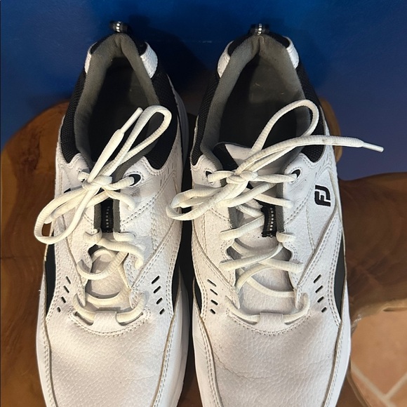 Men’s FootJoy White & Black Waterproof Golf Sneakers Style #56722 Size 10W
